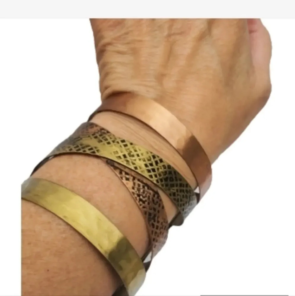 Vintage Modernist  Tonal cuff Bracelet‎